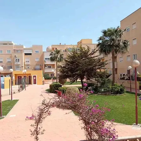 Apartamento Zona Playa En Roquetas Cerca De Bares Restaurantes Y Centro Comercial Roquetas de Mar
